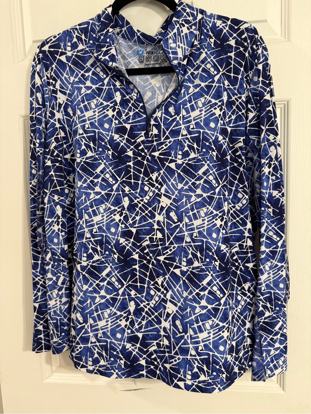 IBKUL Blue and White Abstract Long Sleeve performance Top